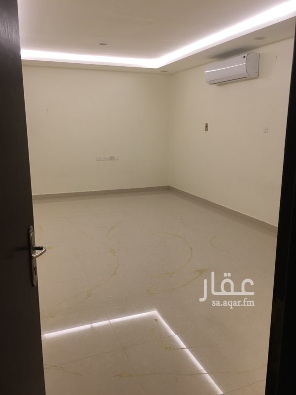 1618644 There is a loft in the kindergarten near the exit of 12 consists of 4 rooms and 2 bathrooms and lounge and a warehouse and a kitchen and air conditioners