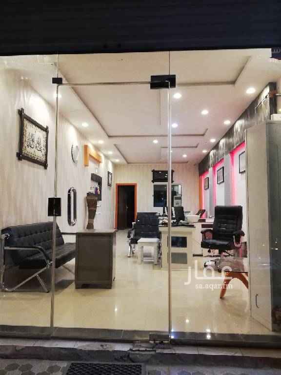 1488027 مكتب للايجار على شارع احمد بن الخطاب في حي طويق
مساحة ٨٠ م٢