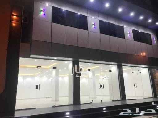 1750810 عماره جديده تجاريه للبيع بحي الربوه مساحتها ٤٠٠متر شارعين متظاهرين شارع ٣٠ مزدوج وشارع ١٢متر ٦ادوار من ٢٣شقه منها ١٩ شقه من غرفتين وصاله وحمام ومطبخ راكب الدخل السنوي ٥١٥الف صافي الدخل بموجب العقود الإلكتروني مصعد راكب دور مواقف جميع الخدمات والمطاعم قريبه من العماره مدارس