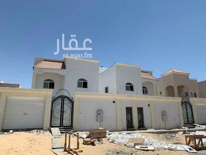1712140 للبيع فيلا جديده :-
-الدور الارضي مجلسين ومقلط ومطبخ وحمامين وغرفه سائق
-الدور الاول اربع غرف نوم و اربع حمامات وصاله
-الدور الثاني غرفتين نوم وصاله وحمامين
* مكيف بالكامل
* المساحه 437.5 متر
للتواصل :-
0539199855