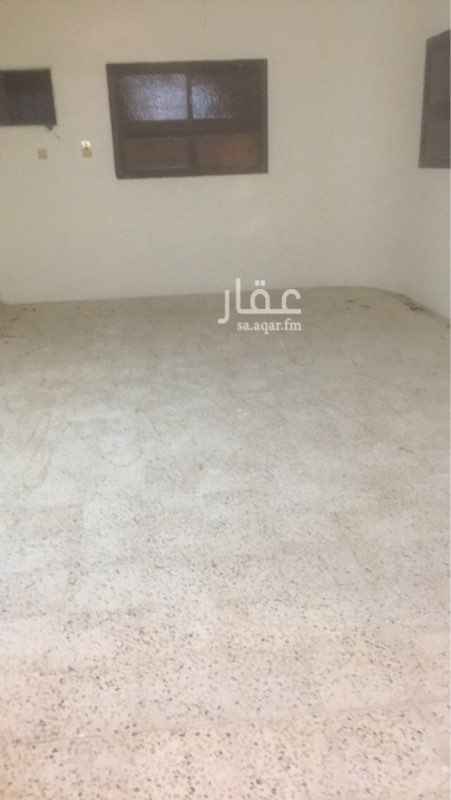 1666328 يوجد غرفه ودوره مياه بالسطح