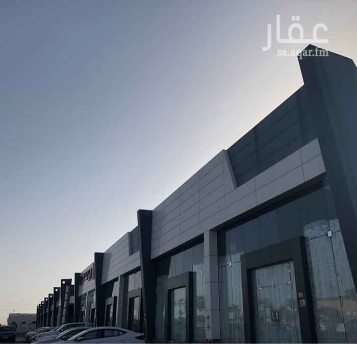 1558232 معارض تجارية تبدأ المساحات من ٨٠٠ متر مربع الى ١١٥٠٠ متر مربع حسب رغبة العميل.
كما يتوفر مخازن بالخلف.