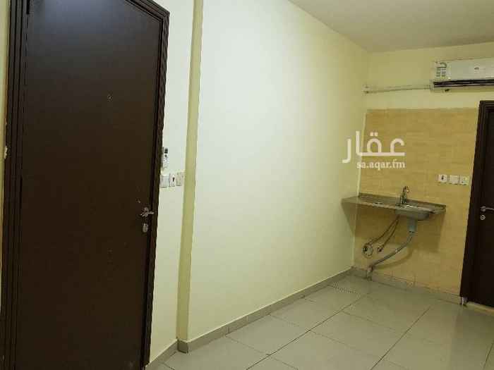 1698868 ####التواصل واتساب أو اتصال####
*دفع شهري*
*رسوم المكتب والكهرباء والماء ومكيف الاسبيلت على المالك*
*غرفة لشخص واحد مع حمام خاص*
*مكيف اسبيلت
غرفة نظيفة
*سخان
*مجلى مطبخ
*حارس خاص للعمارة
*الماء واصل من الشبكة
*خدمة الانترنت واصلة للعمارة (ألياف بصرية)
*كاميرات مراقبة لمداخل العمارةوالمواقف
*قريبة من جامع الأنصار
*قريبة من الخدمات
4 دقائق لشارع التحلية
6 دقائق لشارع فلسطين
15 دقيقة لجامعة الملك عبدالعزيز
20 دقيقة للمطار
###الإيجار الشهري (عقد سنوي):###
750 ريال (شامل المكيف والكهرباء والماء)