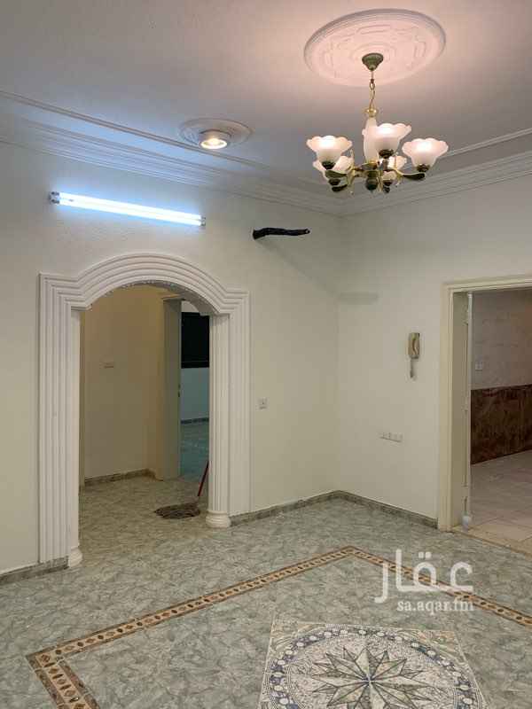 1598305 شقه دور اول 5 غرف 2 حمام وصاله ومطبخ مجدده بالكامل الايجار دفعتين