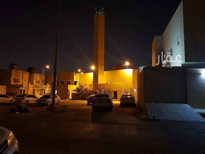 1734422 شقه جديده بعكاظ بدون سطح قريب جدا للمسجد ٣ غرف مكيفات شباك ب ١١٠٠٠ ريال