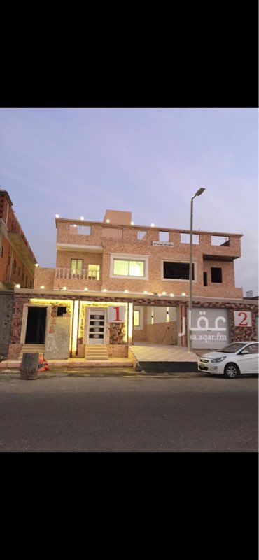 1113274 فيلا للايجار حي الياقوت (العمريه) ٤غرف نوم كل غرف بحمامها وصاله الدور الارضي صالون كبير وصاله ومجلس ومطبخ الحوش يتسع الي سيارتين الملحق كبير غرفتين وتراس خارجي وفوق الملحق جلسه سقفها خشب
