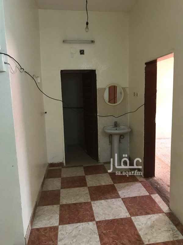 1209225 حي المنتزهات بجوار مدرسة عبدالله بن طارق عداد كهرباء مستقل والماء متوفر المراسله عن طريق الواتس فقط ولا نستقبل المكالمات 3 شهور مقدما