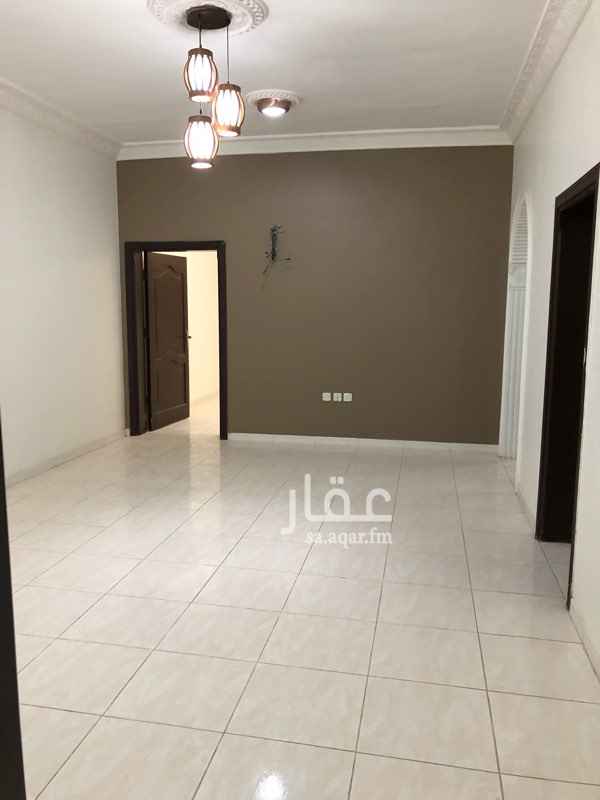 1706303 شقة مكونة من 3 غرف وصالةو 2 دورة مياة ومدخلين بالدور الاول واجهة العمارة غربية وقريبة جداً من مسجد
لا مانع من الدفع الشهري
