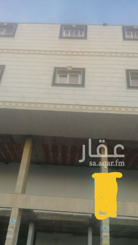 1301432 عماره تجاريه شارعين 52الحمدانيه الرئيسي وشارع خلفي بجوار رد تاغ جديده تتكون من اربع محلات تجارية كبيره دورين وبها 13شقه من ثلاث غرف وصالة ومطبخ ومن غرفتين وصاله ومطبخ مصرحه شقق مفروشه وكذلك تصريح الدفاع المدني بدروم بكامل العماره العماره في أفضل الأماكن التجاريه بالحمدانيه مساحة 625م المطلوب 5مليون و500الف