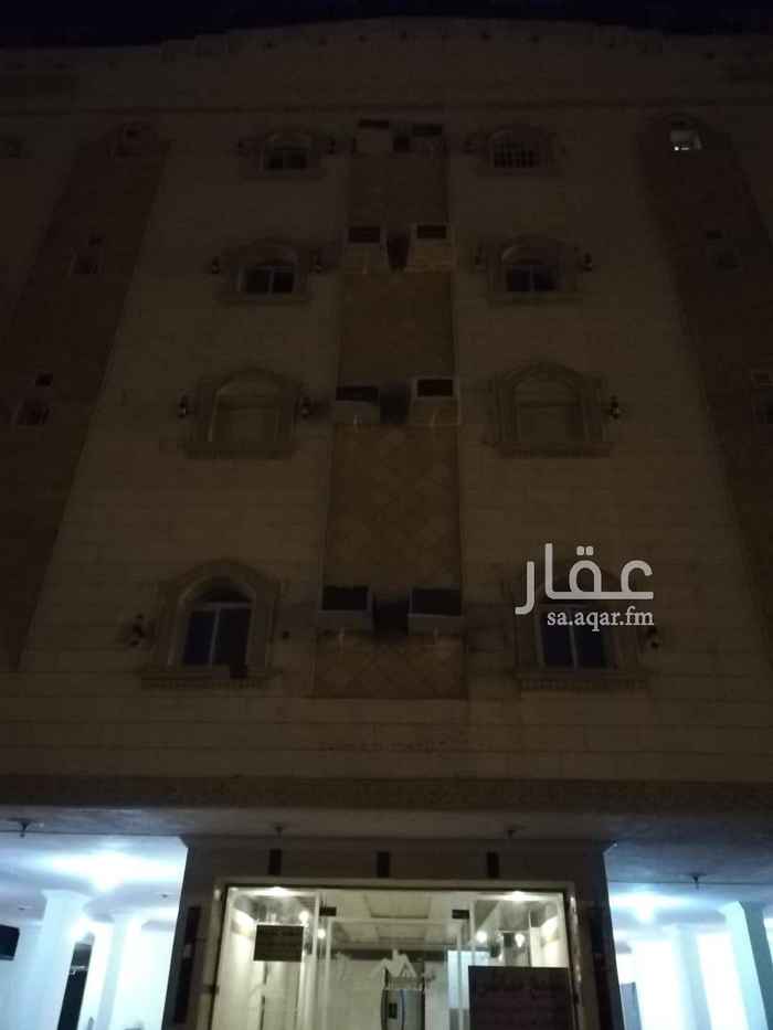 1548698 ملحق روف جديد للبيع 4 غرف و صالة و 2 حمامات و غرفة خادمة و مطبخ مساحة 130م على الطبيعة و سطح خاص مساحة 80 م حي المنار
ب 420 الف