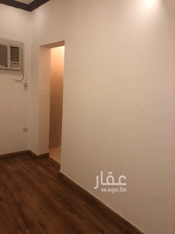 1160451 للايجار شقة عباره عن
غرفة ومطبخ راكب ومكيف راكب
مساحة الغرفه 5 في 5 تقريبا واسعة
سيتم وضع بويه جديده للغرفه بلون اوف وايت
مكيف جديد
بحي الربوة بعماره مميزه
وفيها حارس ونظافة قويه
جميع السكان طبقه راقيه من دكاتره ومهندسين
قريبه من جميع الخدمات
من اسواق العثيم واسواق المحد وايكيا
ومخرج 15