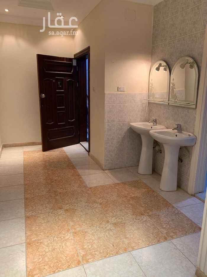 1541740 للاجار شقة مؤثثه اثات جديد ٣ غرف ٢ دورة مياه مطبخ مؤثث للاجار اليومي قريبه من مطار الملك عبد العزيز جميع الخدمات قريبه الاجار اقل من ١٠ ايام ٢٥٠ريال اكثر من ١٠ ايام ٢٠٠ ريال للتواصل مع صاحب العقار ابو ريان جوال 0541075446