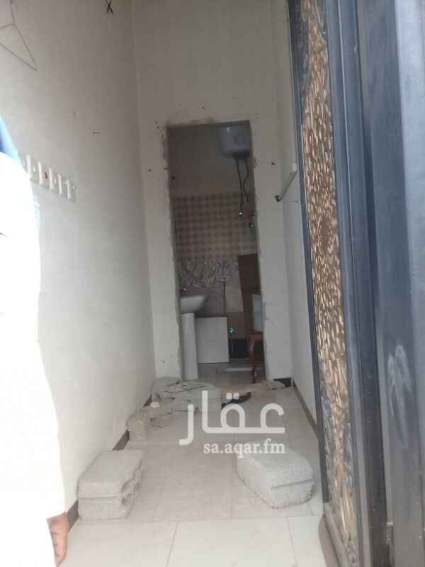 1210962 درج داخلي للايجار مساحه 335متر مستخدم نضيف فوق غرفه شغاله وخيمه في السطح
ثلاث غرف النوم فوق
تحت مشب مجلس مجلط صاله غرفه كبار السن مطبخ غرفه سايق
السعر واحد وربعون الف