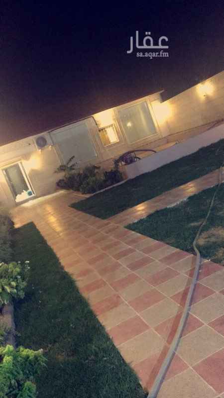 642117 مكونه من قسمين وبها مسبح وجلسات خارجيه لكل قسم ، الحوش مبلط بمساحه 180 مترمربع ونجيله واحواض زرع بمساحه 160 متر مربع واوراق الاستحكام في المحكمه