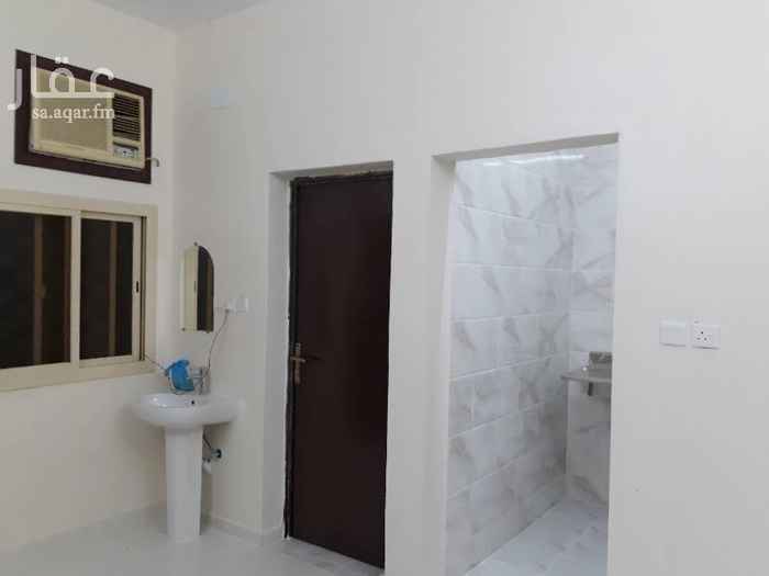 1517393 غرفه ٣×٤
مطبخ ٣×٣
حمام ٢×٢
مكيف عدد١
الماء والكهربه مجانى