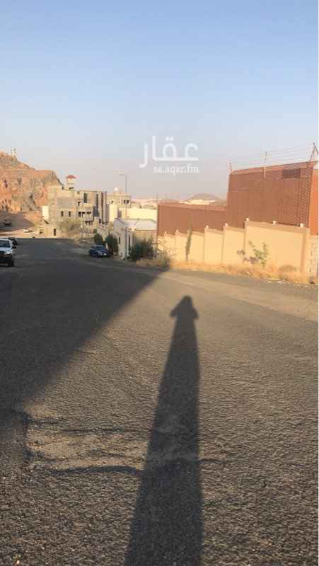 1654503 استراحة بصك في الهدا تتكون من ٣ غرف وحمامين ومطبخ وصالة على واجهتين شمالي عرض ٢٠م وشرقي عرض ١٠م ومساحة ٩٠٠ م٢ ٣٠*٣٠ في مخطط معتمد ومضاء والسعر ٨٥٠٠٠٠ ريال قابل للتفاوض