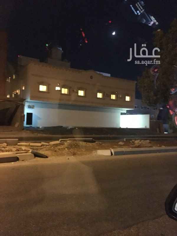 1109542 مستودعات عبارة عن دكاكين مساحة المستودع 24م
وممكن استئجارها جميعاً بمساحة 120م مناسبة جداً لتخزين أذوات السباكة والكهرباء والبناء أو أي كان