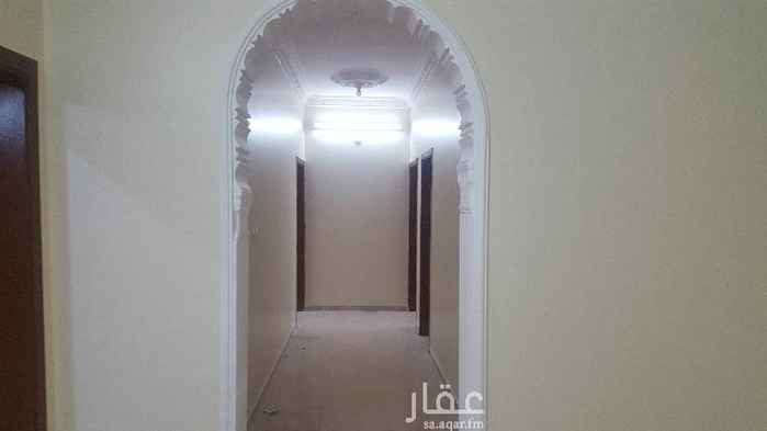 1466457 شقة للايجار
شقة للايجار دور ارضي مكونة من خمس غرف وصالة ومطبخ وثلاث حمام وغرفة شغالة بحمام خاص +مدخلين