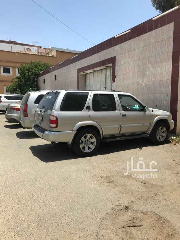 1506568 في مركز المدينة