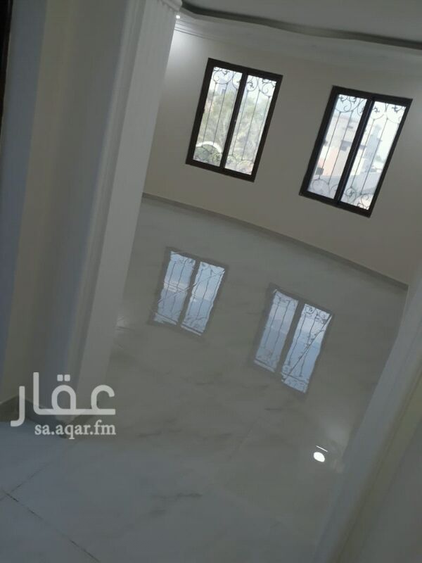 984584 للايجارفيلا في حي الصواري 43السعر45الف الدفع كل ستة شهور للاستفساروالمعاينة الرجاء الاتصال علي الرقم 0504786003