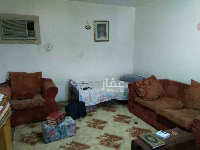 1460519 للإيجار غرفة عزاب منفصلة والحمام والمطبخ مشتركين
يفضل مصري