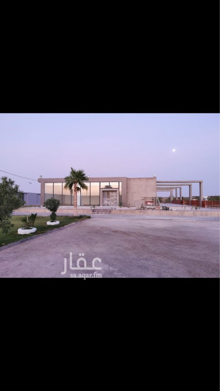 1689971 استراحة كبيرة طريق حائل قبل كبري اوثال
فيه 29 نخلة نوايع واشجار مثمرة واشجار زينة
ومسبح كبير طول 14 متر وعرض 8 متر وعمق 2.4 متر
تقع على 4 شوارع
فيها حظائر اغنام وطيور
فيها صاله استقبال وخدماتها وغرف وملاحق
السوم مليون وخمسمائة