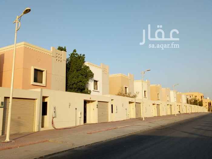 1351459 فيلا جديدة واجهة شرقية تصميم موديرن ، مدارس جميع المراحل على بعد خطوات ، تبعد الفيلا اقل من نصف دقيقة عن طريق الملك فهد و الدائري الجنوبي
