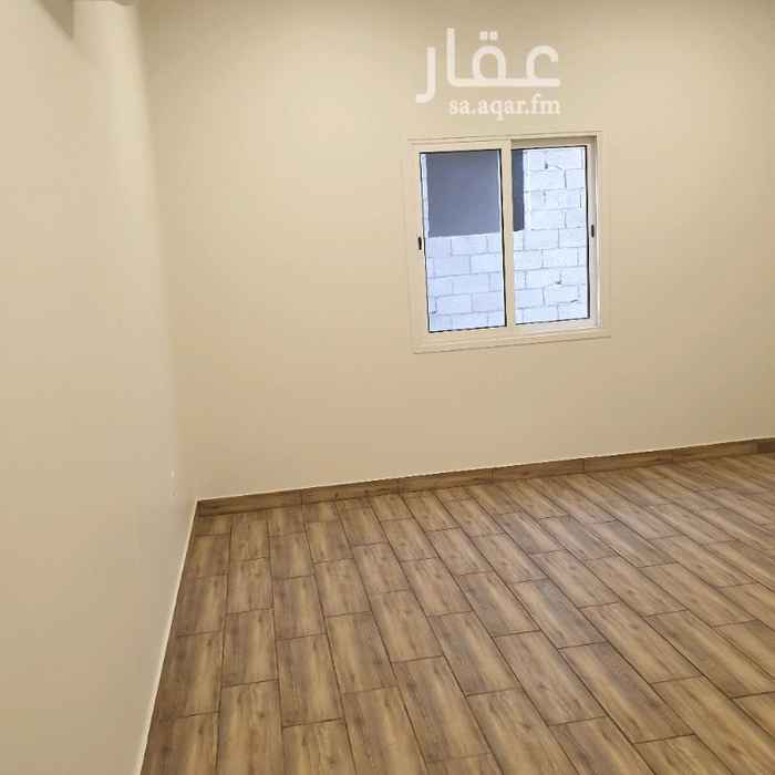 1556637 عمارة تجارية سكنية بحي الشراع بالعزيزية جديدة بهاشقق من ثلاث غرف (مجلس وغرفتين نوم وحمامين ومطبخ راكب ) سعرها ٢٢٥٠٠ ريال في السنة الدفع كل ستة شهور وشقق من أربع غرف (غرفتين نوم بحمام ومجلس بحمام وغرفة نوم ماستر بحمام ومطبخ راكب )سعرها ٢٤٥٠٠ريال في السنة وجميع الشقق بها صالةويوجد بالعمارة مصعدين والشقق مكيفة سبيلت سامسونج
والأرضيات باركيه والمطابخ راكبة ويوجد مواقف للسيارات بجميع الإتجاهات