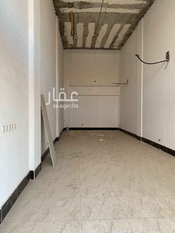 1581231 فتحتين جديدة مع تمديدات تكييف جاهزة وتشطيبات بلاط ولياصة جاهزة