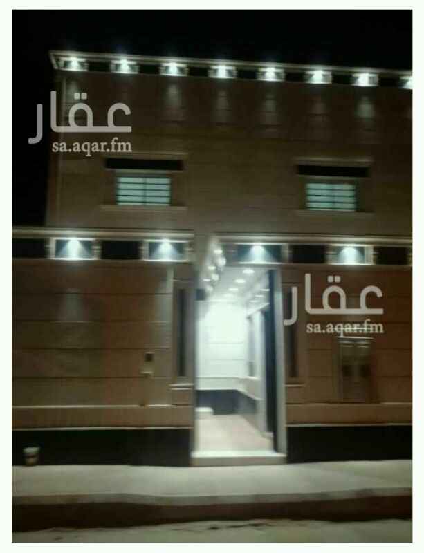 1092885 للايجار دور جديد بالملقا جنوب سلمان تشطيب مميز وشغل شخصي فاخر وديكورات رائعة مساحته 450م مكون من غرفة سائق وملحق خارجي وحوش ومجلس رجال ومقلط وصاله ومطبخ و3غرف نوم راكب مطبخ ومكيفات للايجار على 75الف ريال
للتواصل أبو أيوب 0554526650
