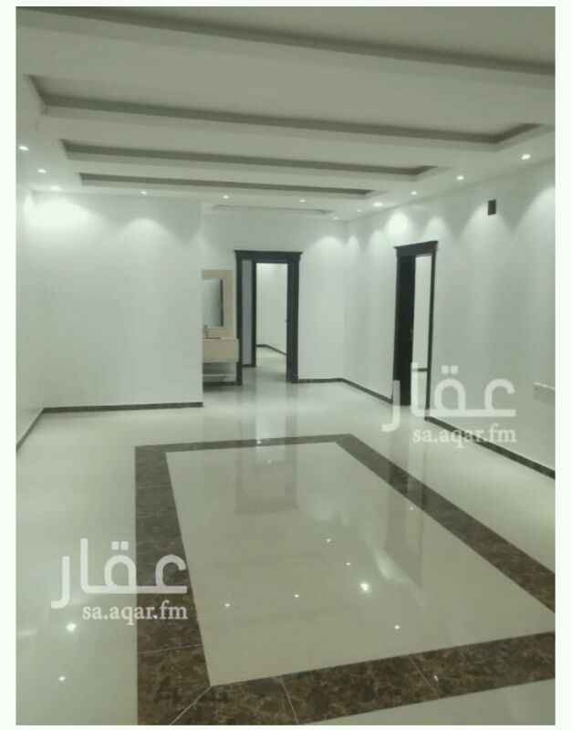 1165169 للايجار دور علوي بفيلا بالملقا مدخل مستقل تشطيب مميز وشغل شخصي راقي وديكورات رائعة مساحته 450م مكون من مجلس رجال ومقلط وصالة ومطبخ و3غرف نوم والسطح به غرفة خادمه وغسيل راكب مطبخ ومكيفات للايجار على 70الف ريال للتواصل ..أبو أيوب 0554526650