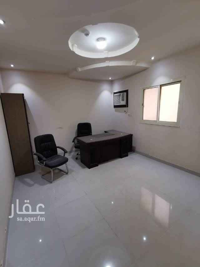 1578693 مــكــاتــب للايجــــار بـــجــدة حي المروة موقع مميز جدا . شارع عبد الرحمن الخزاعي الــبـرج مـرخـص تجـاري ( أداري ) . مرخـــص دفــاع مــدني . يستوفي شروط البلدية لاستخراج او تجديد سجلك التجاري . المكـــتب 120 متــر مكون من ٣ غرف وصــــالة وحمامين ومطبخ . الأيجــــــــار 28000 ريــال شامل الضريبة زائد 1000 تأمين مسترد و 1000 خدمات مكتب
