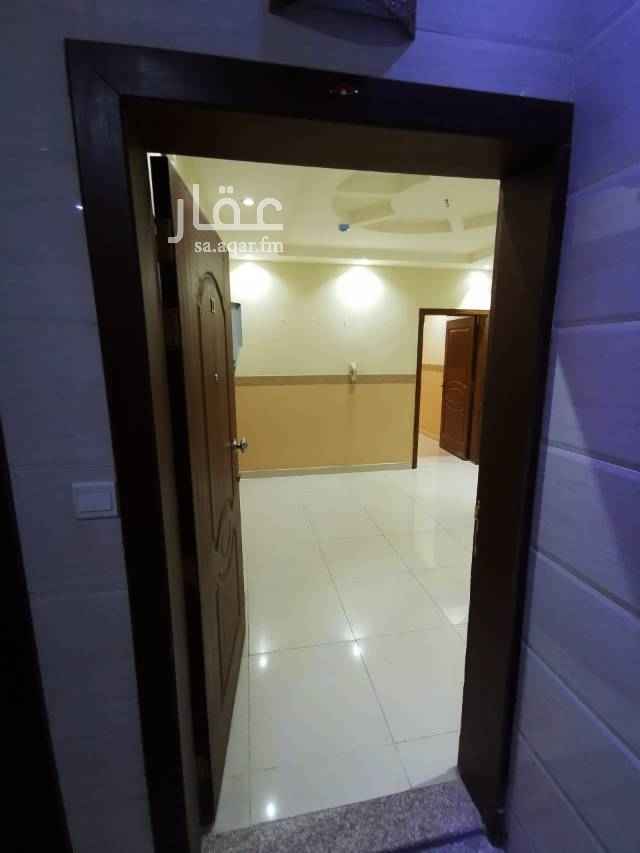 1704551 مــكــاتــب للايجــــار بـــجــدة حي المروة موقع مميز جدا . شارع عبد الرحمن الخزاعي الــبـرج مـرخـص تجـاري ( أداري ) . مرخـــص دفــاع مــدني . يستوفي شروط البلدية لاستخراج او تجديد سجلك التجاري . المكـــتب 70 متــر مكون من غرفتين وصــــالة وحمام ومطبخ. الأيجــــــــار 25000 ريــال شامل الضريبة زائد 1000 تأمين مسترد و 1000 خدمات مكتب<br><br>للإستفسار الرجاء التواصل على الرقم: 0505142434 <br><br>محمد<br>