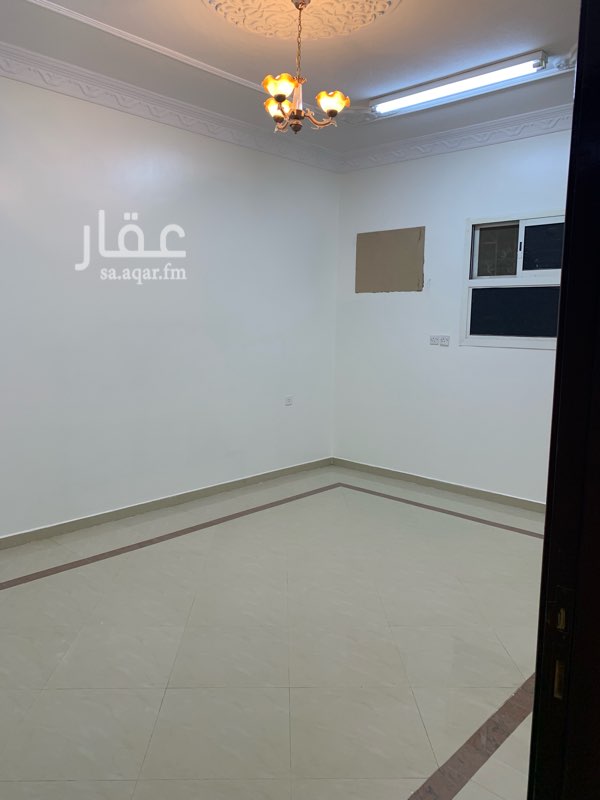 1666215 شقة دور ثاني مجدده بالكامل بوية وسباكة
غرفتين نوم
صالة
مطبخ
مجلس
مقلط
دورتين مياة
مدخل رجال ومدخل نساء قريبة من العثيم والجامع وحارة هاديه ومتوفر فيها مواقف
.
مطلوب فقط عرسان زوج و زوجة او اسرة معاها طفل او طفلين بحد اقصى
عداد الكهرب مشترك مع الشقه المجاوره رجل وزوجته
لذلك لا نرغب في تاجير عائلة اكبر ✋🏼
.
المالك يضمن لك سداد نصف الفاتوره اذا تعثر الجار المجاور - مع انه ما عمره تاخر وساكن له خمس سنوات
.
لا يوجد لدينا اجار بالشهر نهائيا ✋🏼
لا يوجد لدينا اجار بالشهر نهائيا ✋🏼