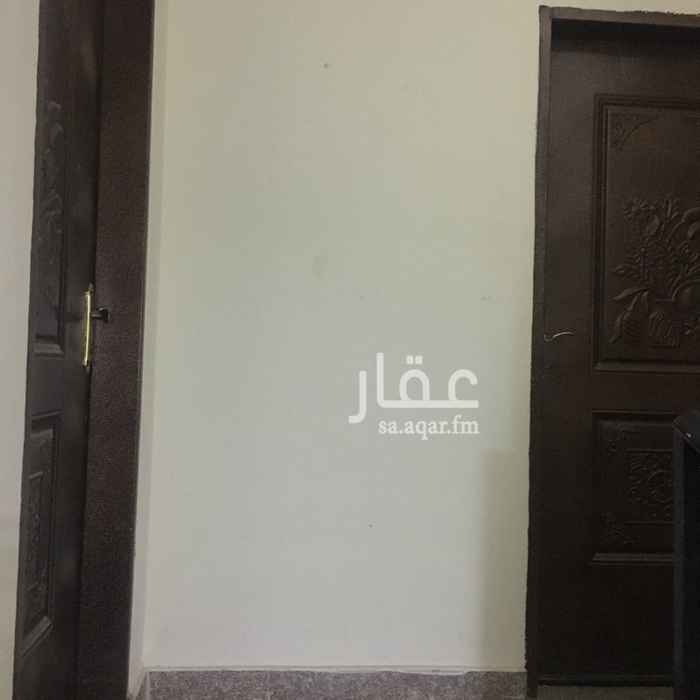 1398375 مكتب الثاري 0505222149
ايجار سنوي او شهري
الايجار الشهري 1300 ريال والايجار السنوي 15000ريال
الشقه في الدور الاول مكونه من 2 غرفه نوم وصاله ومطبخ ومجلس رجال و2 دورة مياه والشقة لها مدخلين