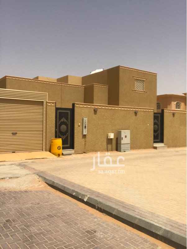1641068 فله بحي طيبة الدور الأرضي مجلس رجال ودورة مياه وصالة ومجلس نساء ودورة مياه ومكان غسيل ومطبخ والدور الثاني غرفتين مع دورتين مياه وغرفة صفيرة وسطح راكب المطلخ رخام مع ألمنيوم وراكب مكيفات سبليت والإيجار ٢٥٠٠ ريال / شهري .