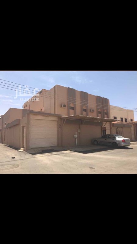 1621910 الدور الاول مجلس رجال ومشب ٢ صالة و ٤ غرفة نوم ومجلس نساء و مطبخ و ٣ حمام
٣ شقق شقتين بالدور الثاني مجلس و غرفتين نوم وصالة ومطبخ ٢ حمام
الدور الثالث مجلس و ٣ غرف و مطبخ و ٢ حمام. سقف الدور الثالث جبس كامل مع شينكو وعازل حراري. وسطح علوي البيت مرمم كامل والايحتاج شي ولله الحمد.
