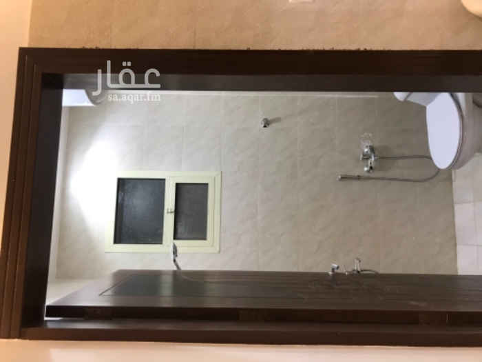 1631531 مجلس
٢ غرفة نوم
صاله
مطبخ
٢ دورة مياه
سطح صغير