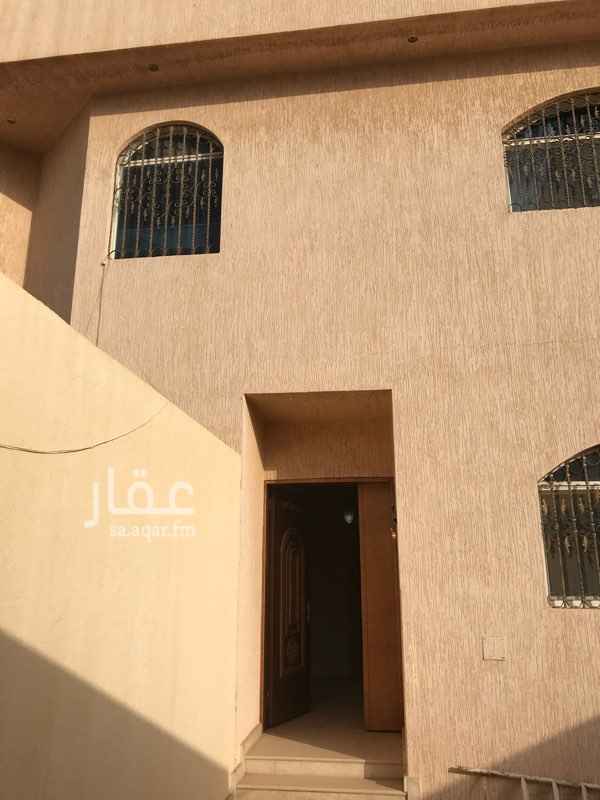 1553812 للايجار دور ارضي حي العقيق خمس غرف وصالة وثلاث حمامات مطبخ راكب ومكيفات شباك راكب الدور نظيف وممتاز جدا الموقع ممتاز جدا قريب طريق الملك فهد ومدينة الملك عبدالله الاقتصادية الموقع ممتاز مكتب الربيعة للعقارات. 0112244446/0504274000