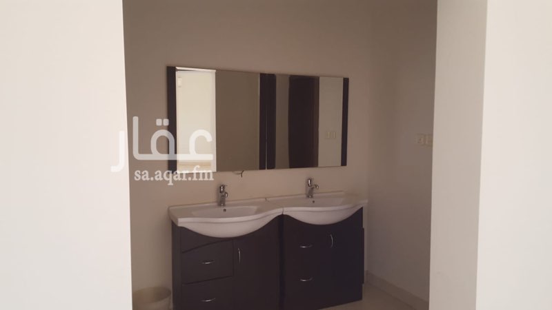 1568689 قريبة من حي السفارات
ومن جامعة الملك سعود
ومن اسواق الثغر بلازا
شمال غرب جامعة المعرفة
تقع الفلة على شارع ثلاثين
خمس غرف وأربعة حمامات في الدور الاول .
غرفتين وحمام في السطح
غرفة نوم بحمام في الدور الارضي
غرفة بحمام للسائق
مكيفات مخفية ومكيفات سبلت راكبة
مطبخ راكب
العمر خمس سنوات
الايجار السنوي 140.000ريال
فضلاً التواصل على الرقم 0503100096