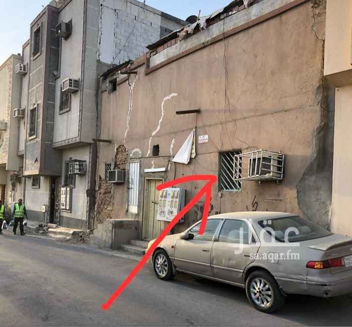 1593057 بيت شعبي للبيع ( صك جديد )
في حي المرقب / طريق المدينة المنورة، مقابل محطة المترو
المساحة ١٢٦ متر
شارعين متظاهرين / شارع جنوبي عرض ٨.٨٥ متر ، وشارع شمالي عرض ٥.٥٠ متر
يفتح العقار من الجهة الجنوبية على محطة المترو مباشرة