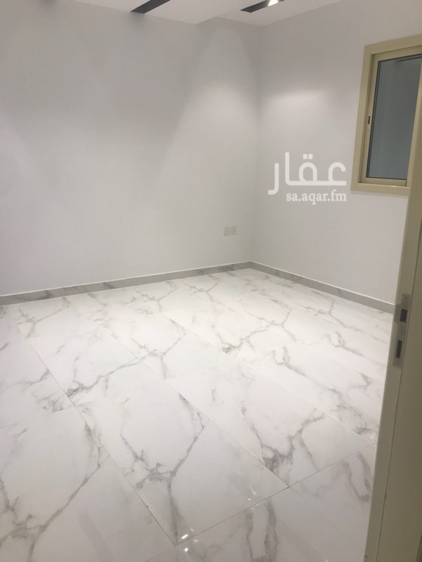 1585746 شقه مكونه من غرفتين وصاله ومطبخ ومجلس وحمامين
لم يتم تركيب مطبخ او مكيفات او سخانات مياه
