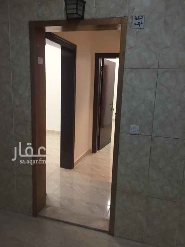 1637361 الشقة نظيفة وفيها ارتدات مترين خلف ومتر جانبي وفيها مجلس