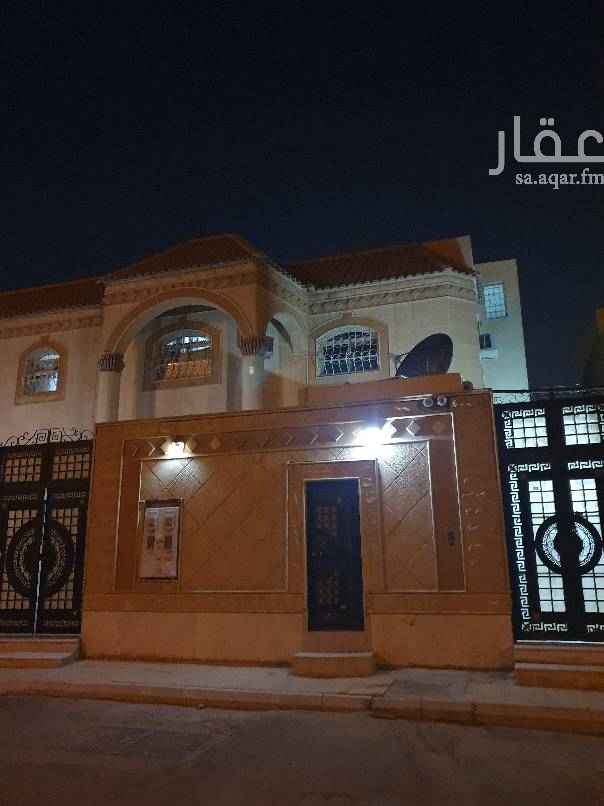1631663 غرفه سايق مساحه ٣×٢ مع حمام مساحه ١.٢x1.2
موثثه بالكامل سرير .دولاب ملابس تلفزيون رسيفر. دفايه ..ادوات مطبخ ...مكيف