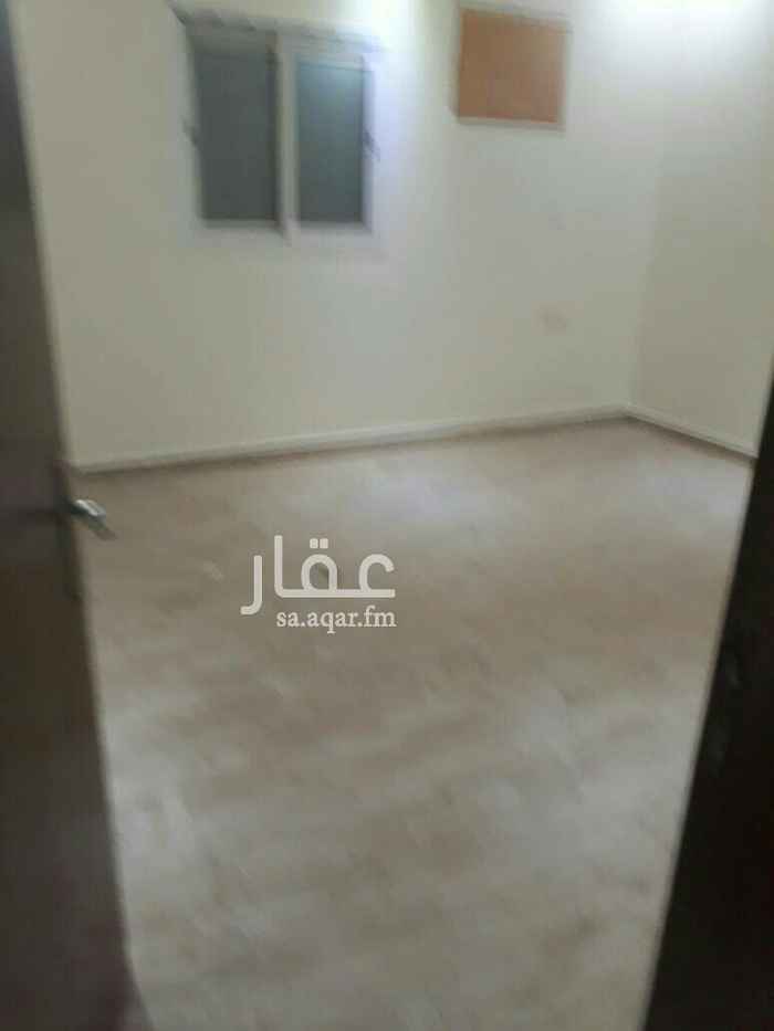 1460721 عمارة سكنية للبيع حي العزيزية شارع معاذ بن جبل عرض الشارع 20
5 شقق كل شقه 3 غرف وصاله ومطبخ راكب 2 حمام.......
يوجد محلات 3 فتحات....