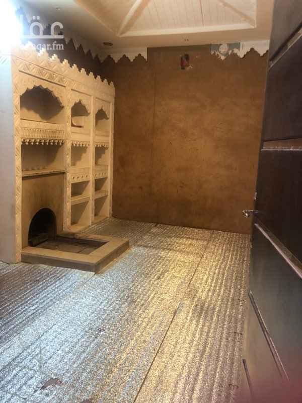 1629739 يوجد دور ارضي للإيجار مساحته ٥٠٠ م
واجهته جنوبية شارع ٢٠ م وقريبه من المسجد والحديقة
يتكون من مشب خارجي + غرفه سائق
مجلس رجال+ مقلط + دوره مياه رجال+ مطبخ + مستودع +صاله جانبيه + صاله طعام + غرفتين نوم بينهم دوره مياه + غرفه نوم ودوره مياه + غرفه نوم رئيسيه ودوره مياه (ماستر) + غرفه خادمه