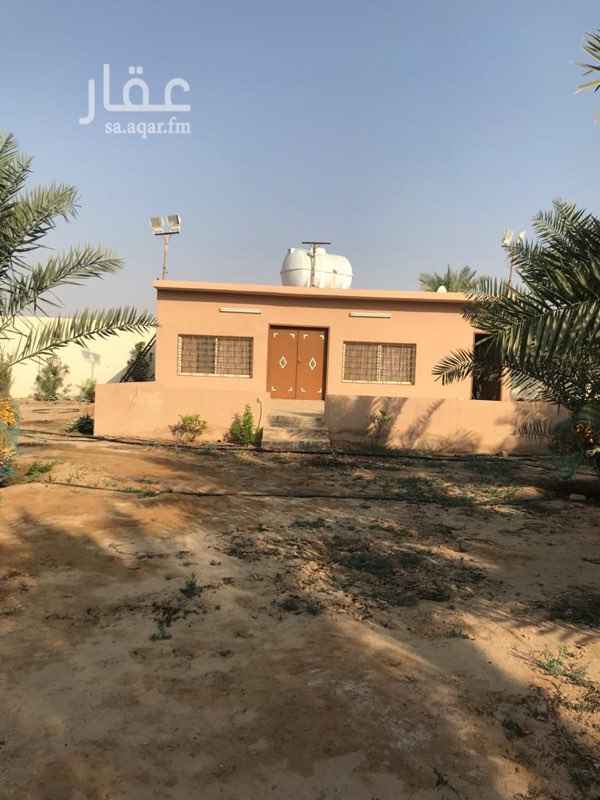 1702262 مبنى مكون من
ثلاثة غرف نوم وثلاثة حمامات ومجلس وصالة ومطبخ
ومبنى اخر مكون من
مجلس وحمام مع دكه جلوس
ويوجد أيضا مسبح وبركه
وفيها ١٦٠ نخله