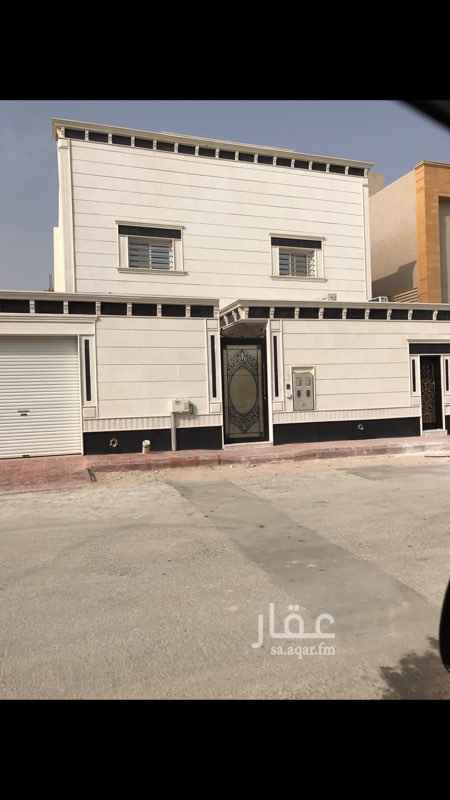 1675345 دور علوي مع ملحق بالسطح مكيفات جديدة اسبلت ومطبخ راكب جديد