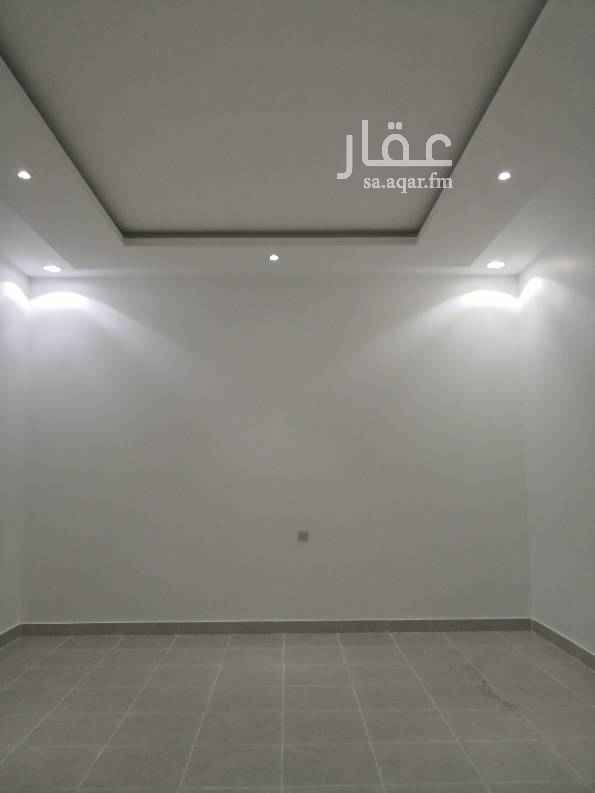 1586390 استراحات عزاب تتكون من غرفه كبيره ومطبخ كبير يعتبر غرفه ودورة مياه وحوش كبير تشطيب لوكس ويوجد حارس والايجار شامل الكهرباء والماء