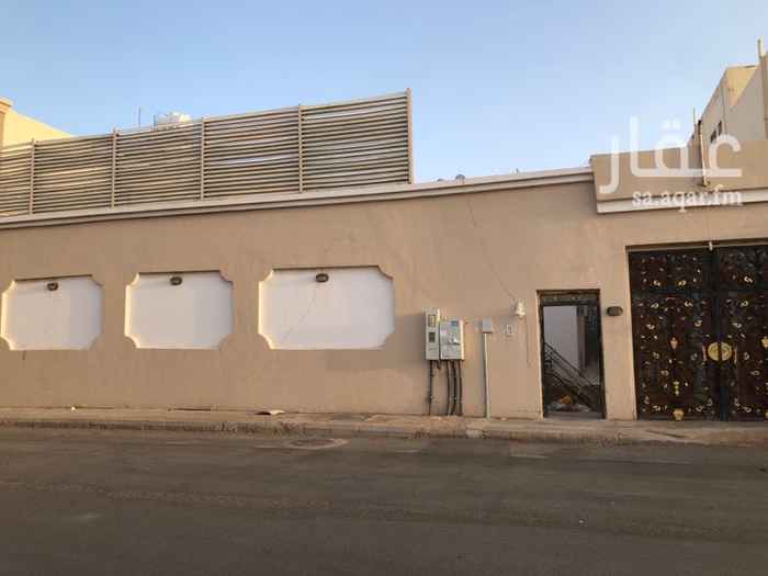 1591802 استراحة للبيع
مساحتها ٦٦٠م
مساحة المبنى ٢٠٠متر مربع (ميده)
مفروشة بشكل بسيط
عليها بنك عقاري